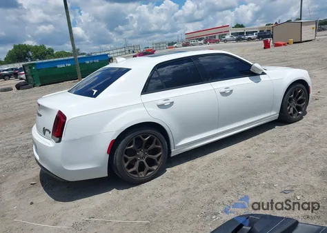 2017 Chrysler 300 300S Alloy Edition z USA, uszkodzony, nr VIN 2C3CCABG6HH506528
